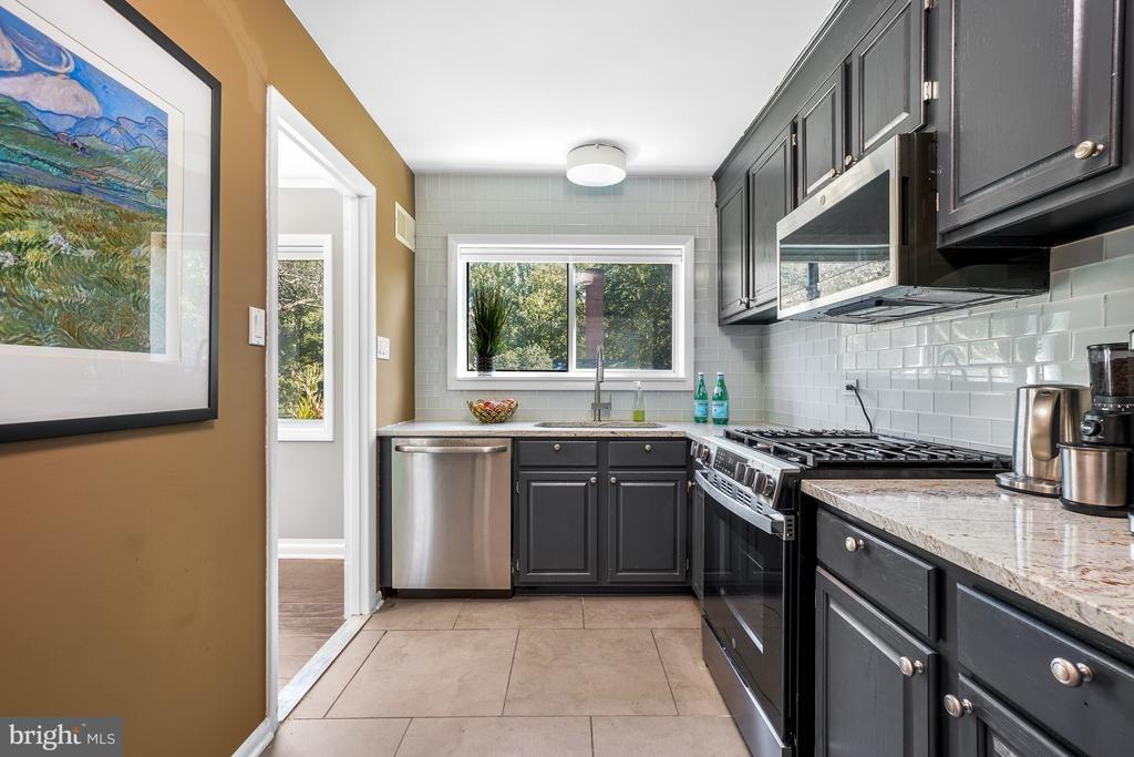Weymouth St, Bethesda, MD 20814