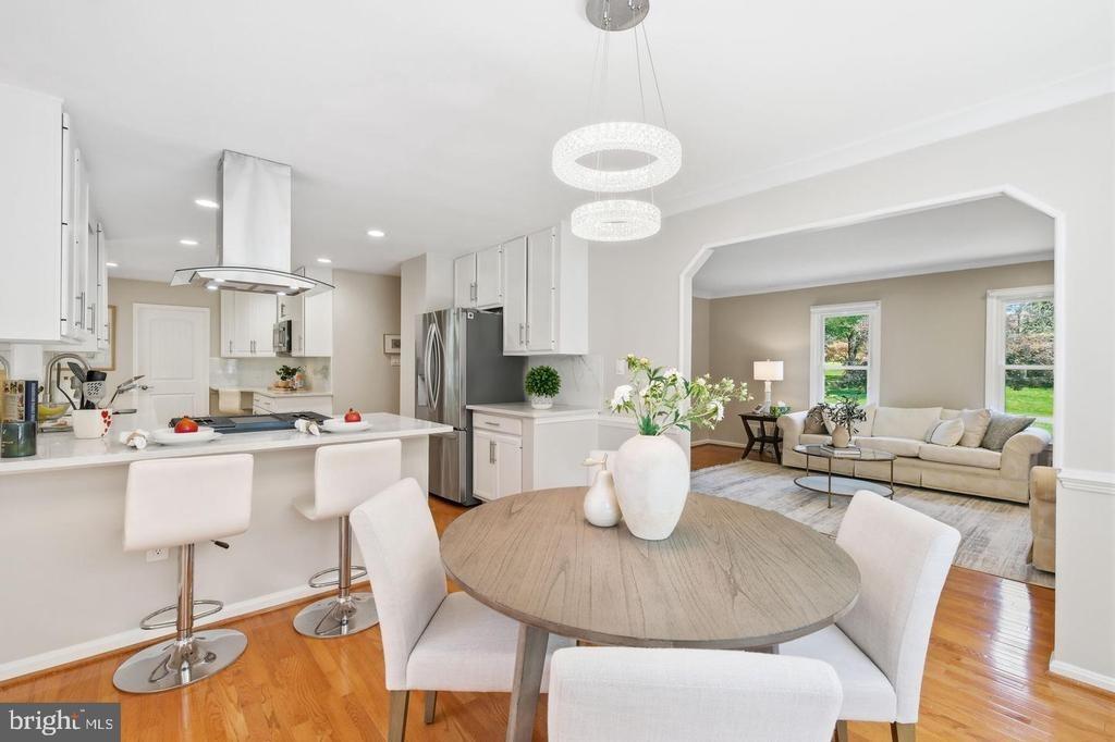 Colebrook Ave, Potomac, MD 20854
