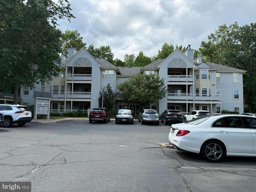 Biscayne Ct, Princeton, NJ 08540