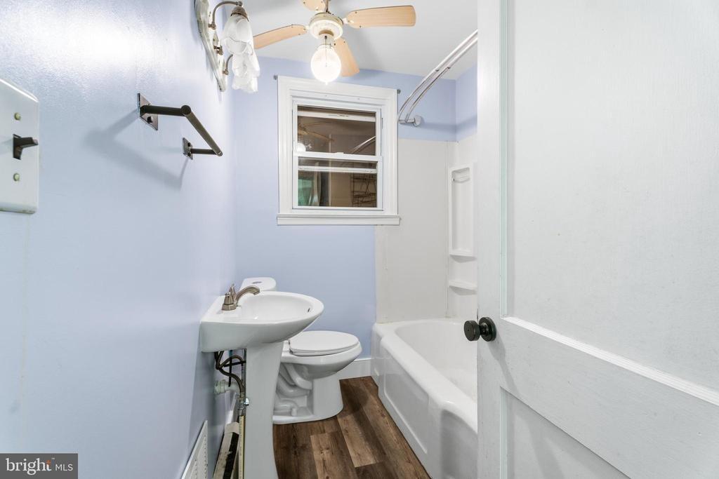 N Stuart St, Essex, MD 21221