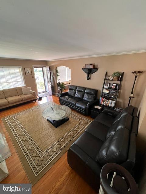 E 20th St, Chester, PA 19013