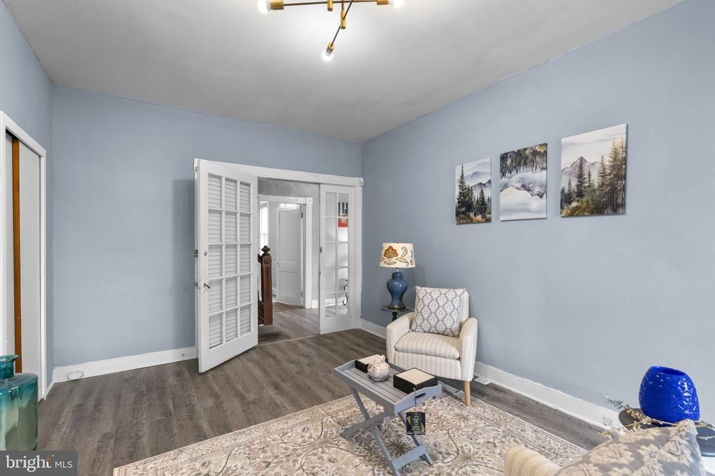 S Augusta Ave, Baltimore, MD 21229