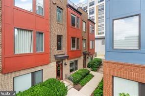 Looking Glass Way, Fairfax, VA 22031