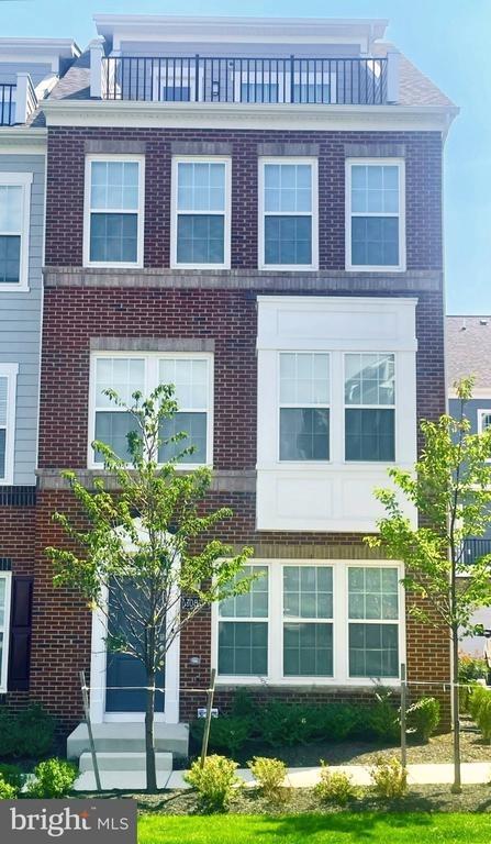 Cedar Ave, Fairfax, VA 22030