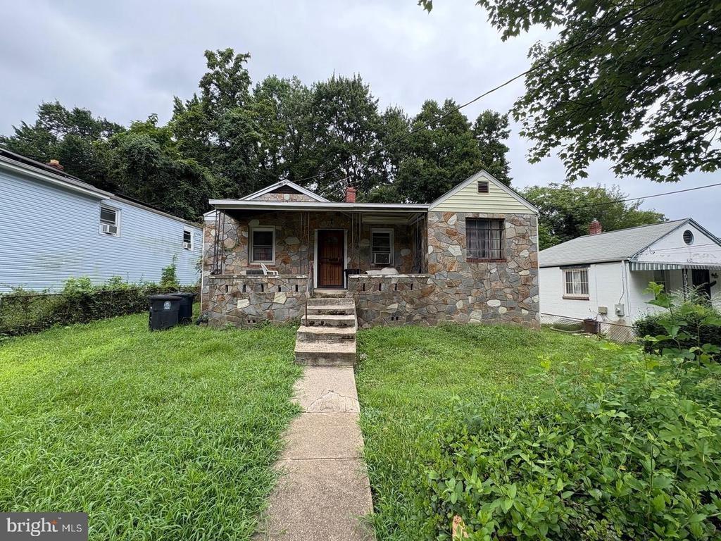 Farmingdale Ave, Capitol Heights, MD 20743