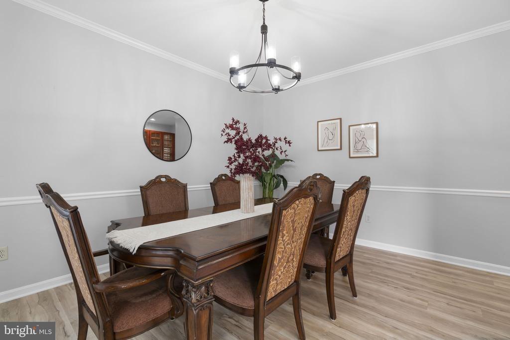 Elk Mar Dr, Elkridge, MD 21075