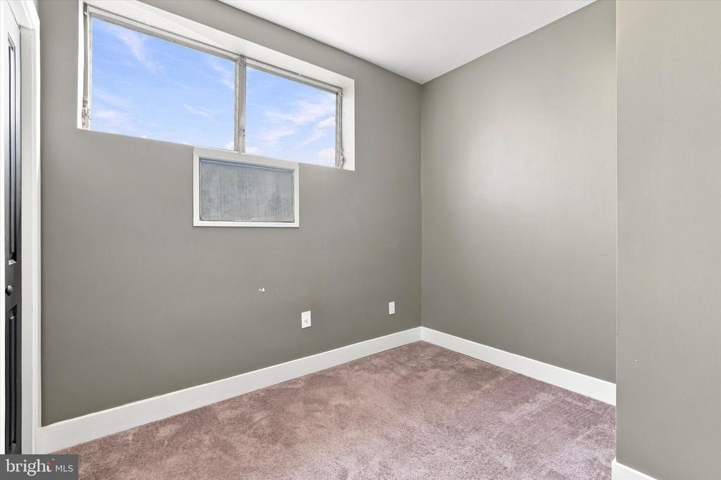 Grays Ferry Ave, Philadelphia, PA 19146