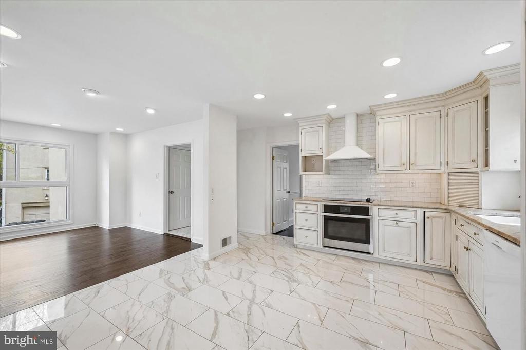 Hansen Ct, Narberth, PA 19072