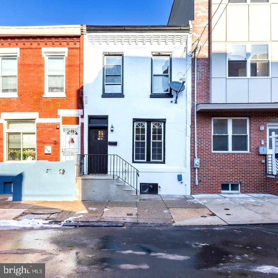 Reed St, Philadelphia, PA 19146