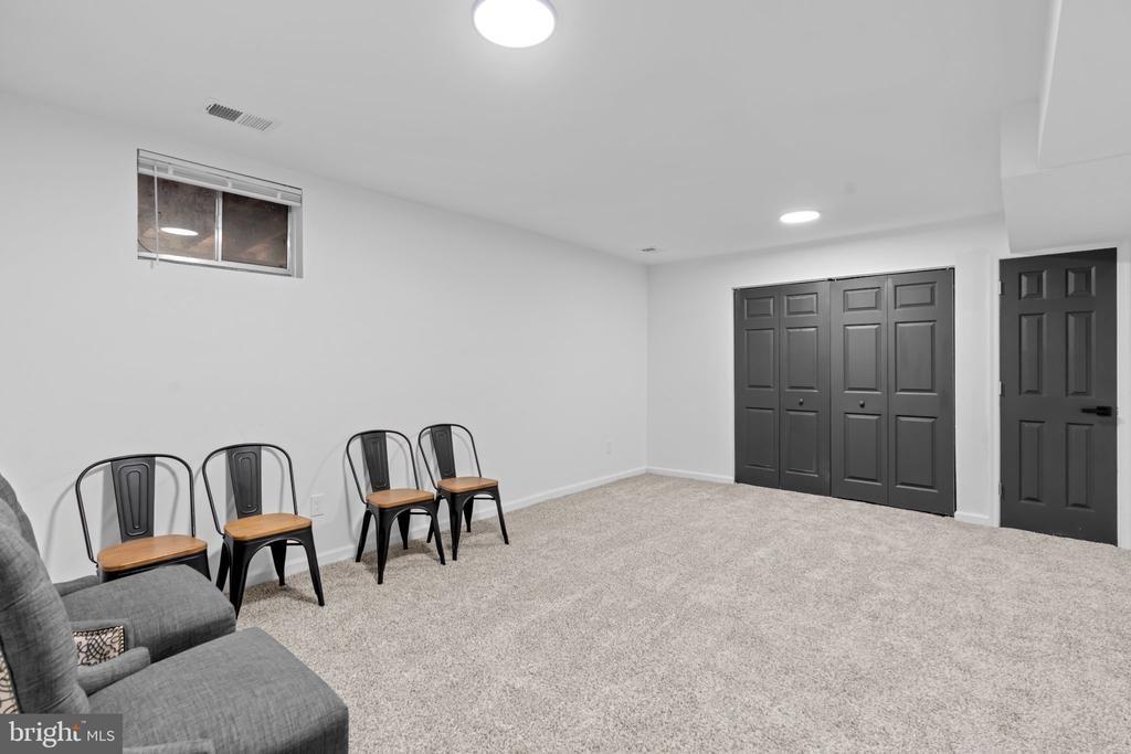 Aragona Blvd, Fort Washington, MD 20744