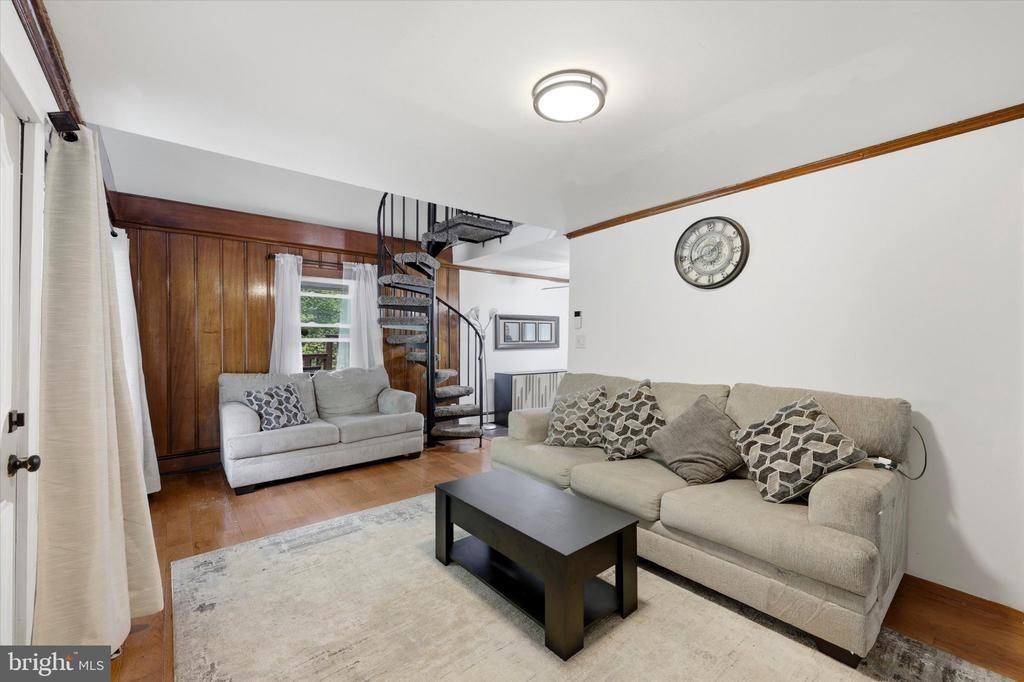 E Penn Pines Blvd, Aldan, PA 19018