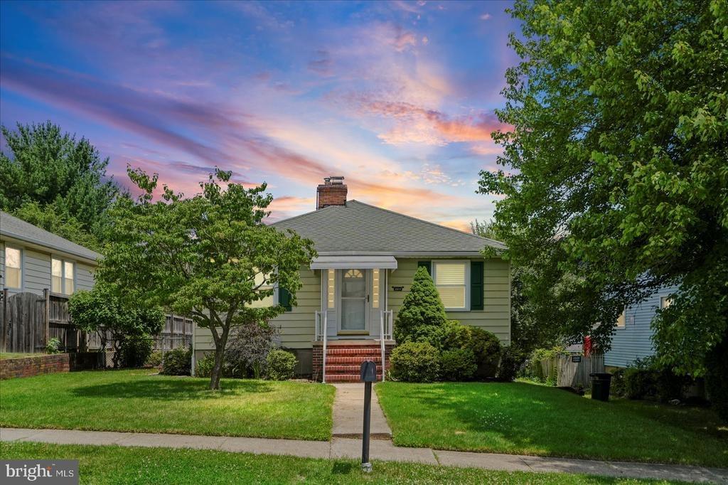 Matthews Dr, Parkville, MD 21234