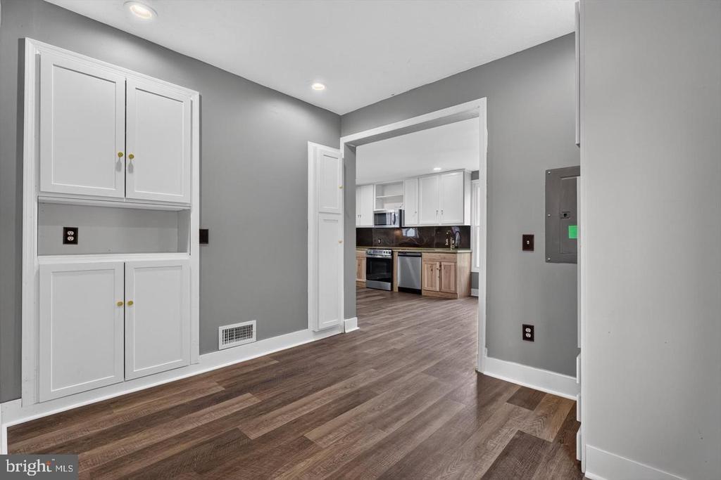N Locust Point Rd, Mechanicsburg, PA 17050