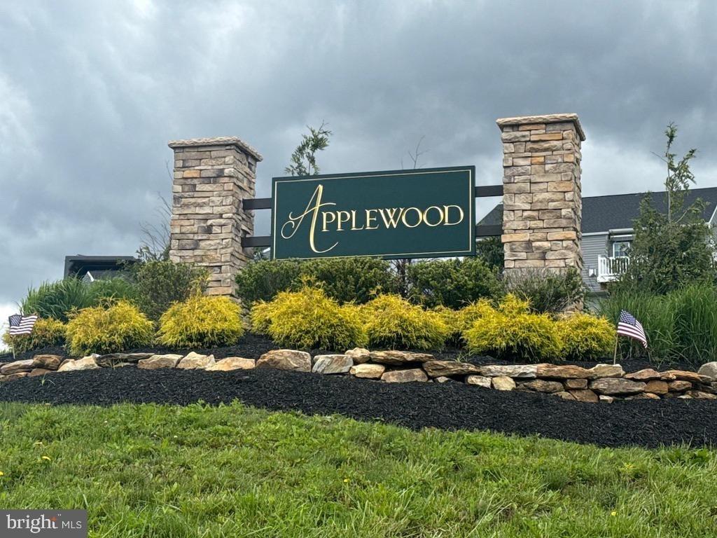 Braeburn Dr, Atglen, PA 19310