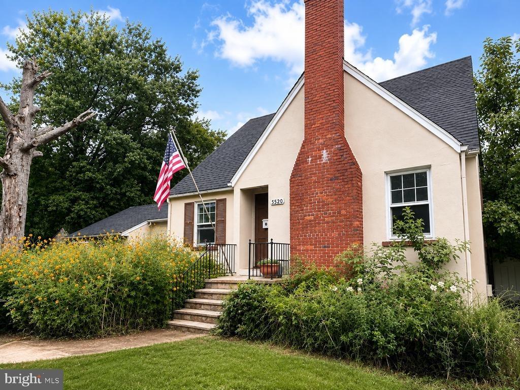 Dawes Ave, Alexandria, VA 22311