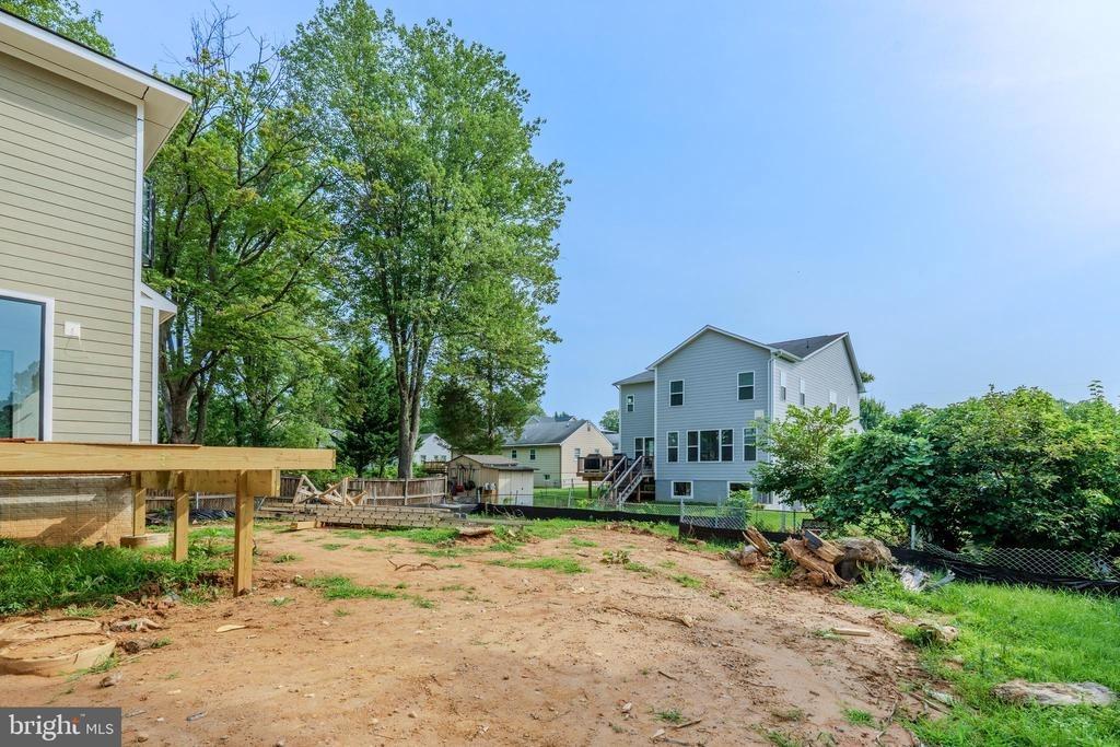 Hillside Dr, Falls Church, VA 22043