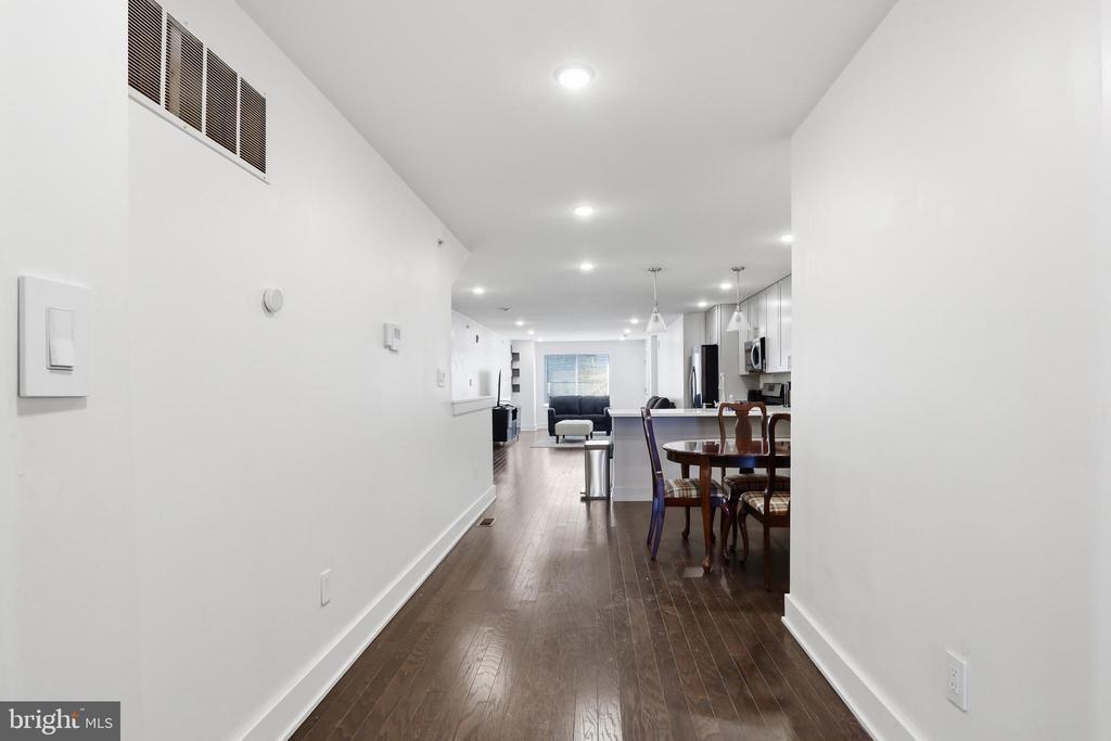 N 6th St, Philadelphia, PA 19122