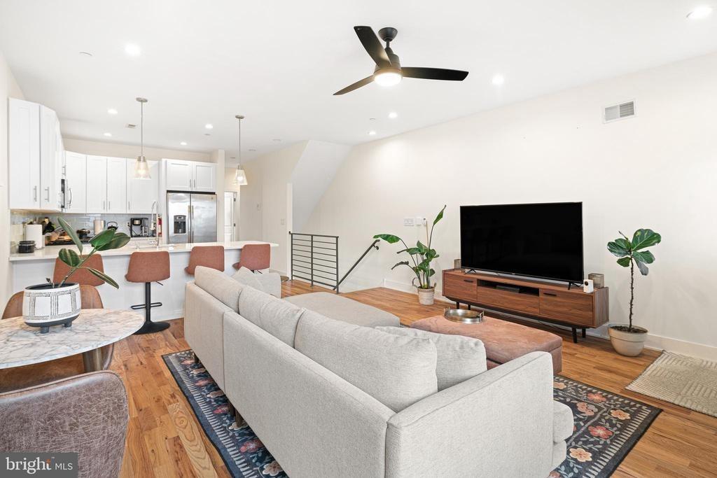 N 5th St, Philadelphia, PA 19122