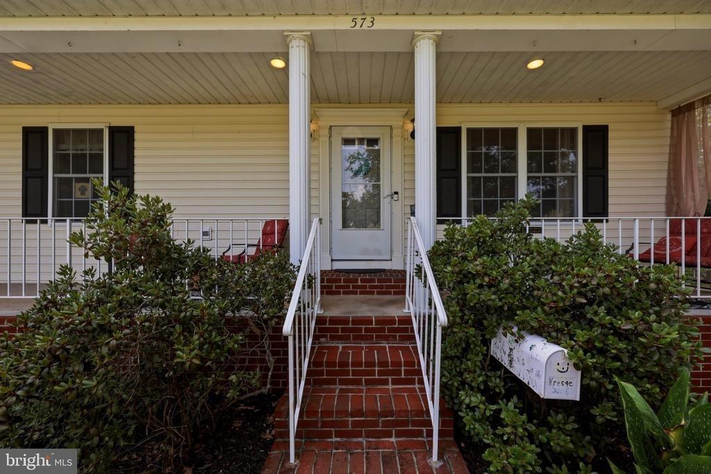 Lewis St, Front Royal, VA 22630