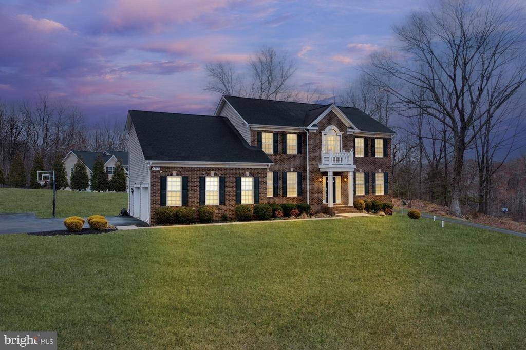 Coachmans Path Ct, Waldorf, MD 20601