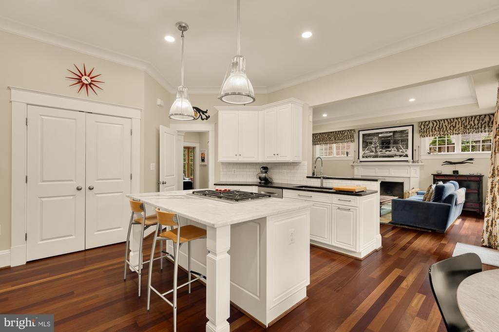 Walhonding Rd, Bethesda, MD 20816