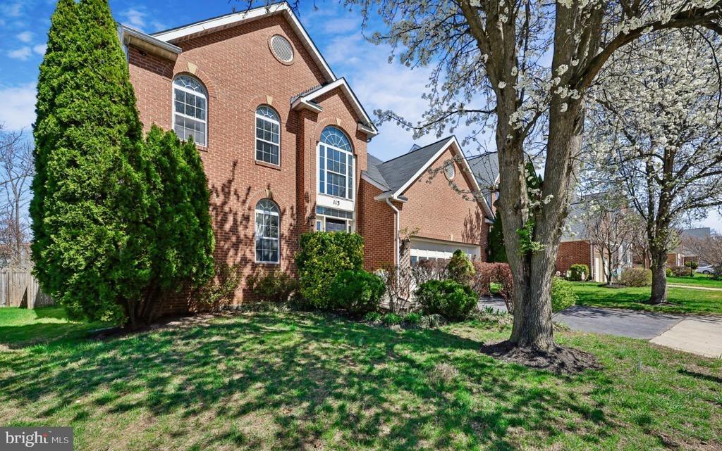 Apple Blossom Way, Gaithersburg, MD 20878