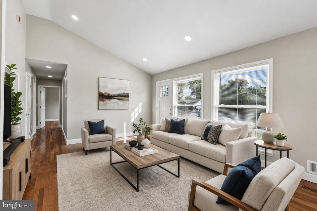 Northgreen Rd, Windsor Mill, MD 21244
