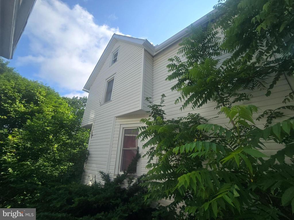 W 4th St, Oil City, PA 16301