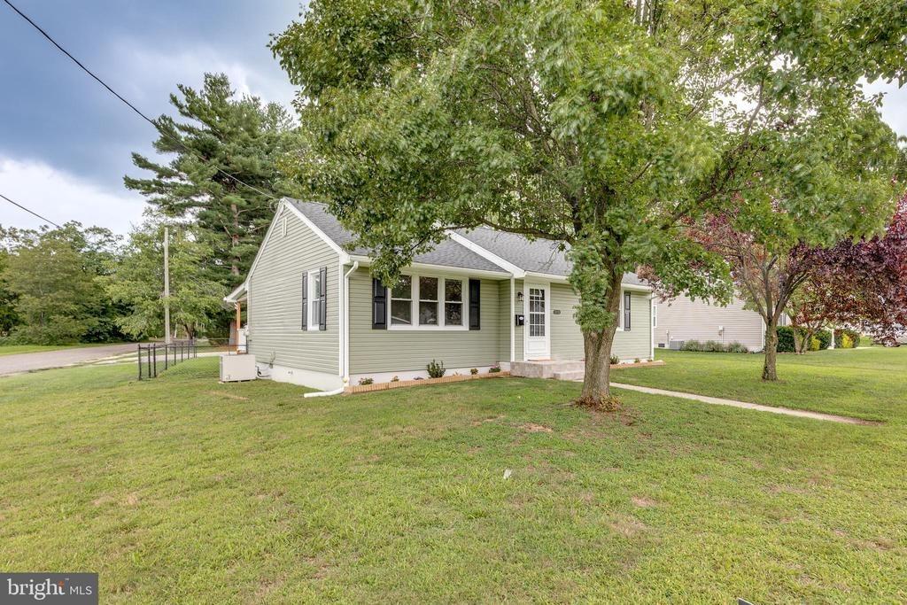 E Monmouth Ave, Sewell, NJ 08080