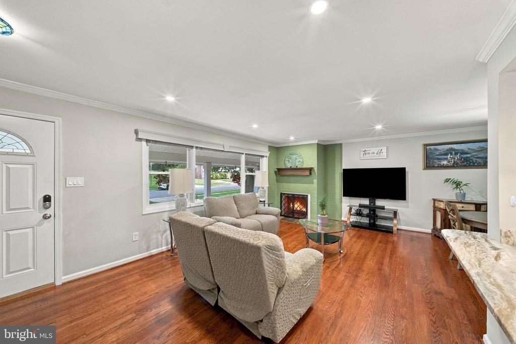 Randolph St, Fairfax, VA 22030