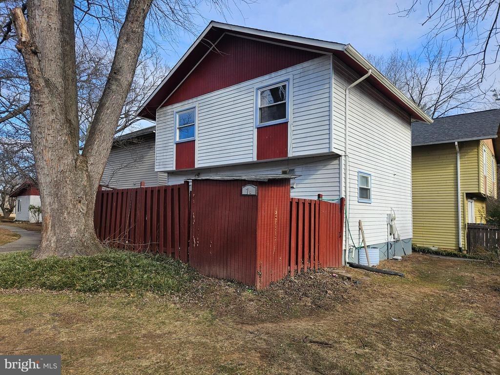 Nina Ct, Gaithersburg, MD 20877