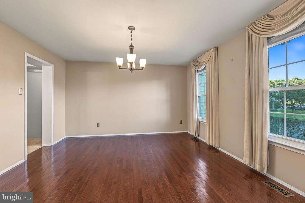 E Kelly Dr, Galloway, NJ 08205