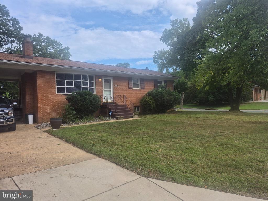 Mullikin Dr, Clinton, MD 20735