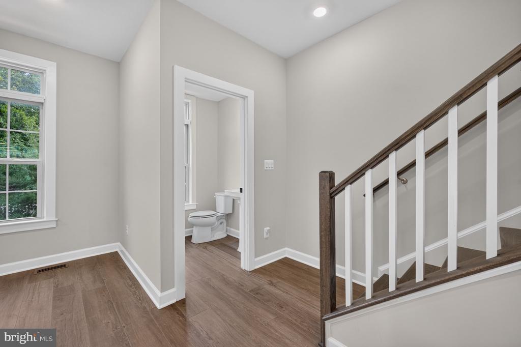 Mclean Ave, Fairfax, VA 22030