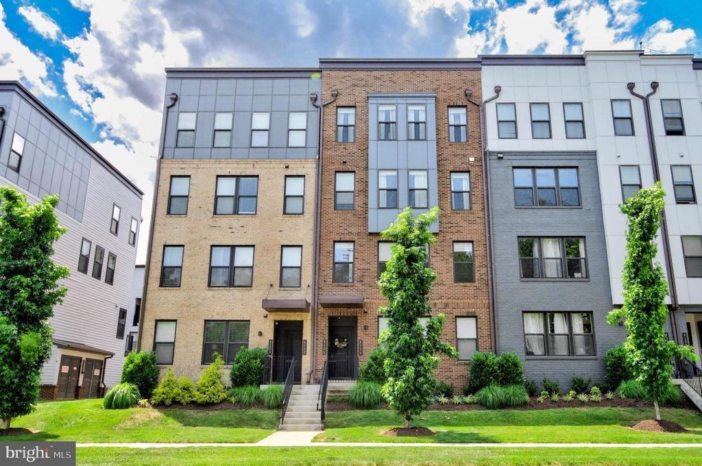 Legato Rd, Fairfax, VA 22033