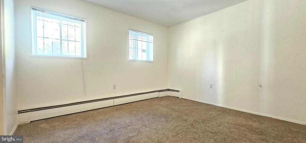 Maple Ave, Takoma Park, MD 20912