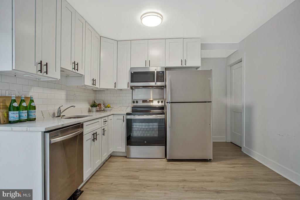 Mara Vista Ct, Crofton, MD 21114