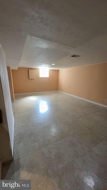 Marc Dr, Falls Church, VA 22042