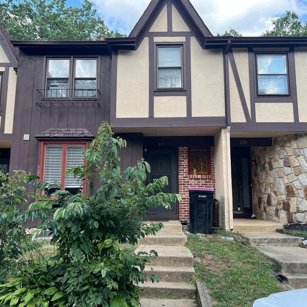 Keats Ct, Sicklerville, NJ 08081