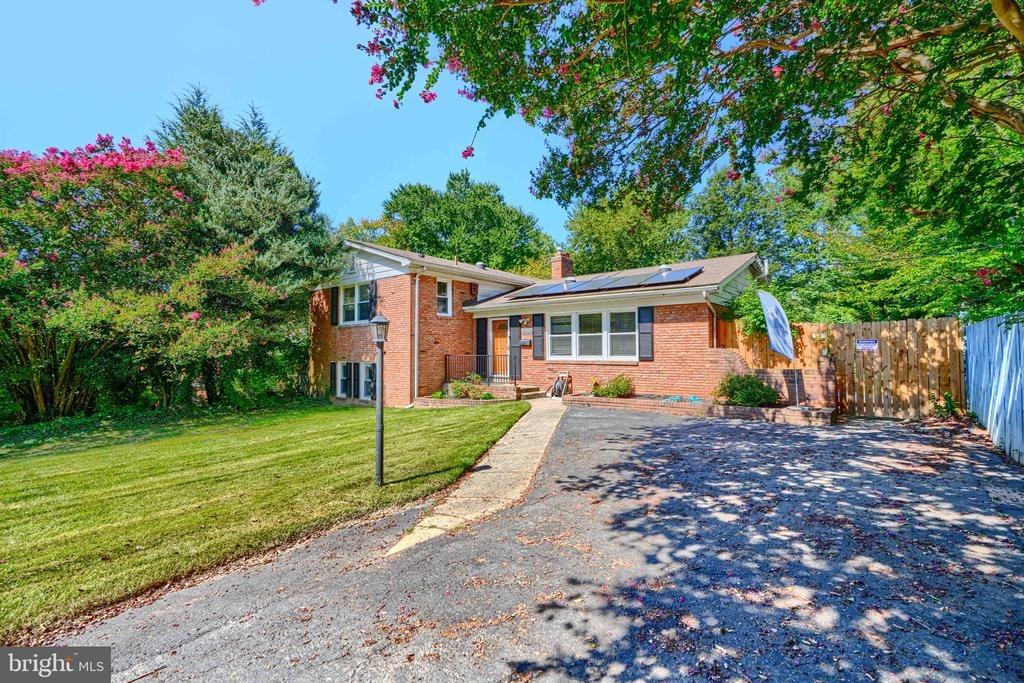 Woodsdale Dr, Silver Spring, MD 20901