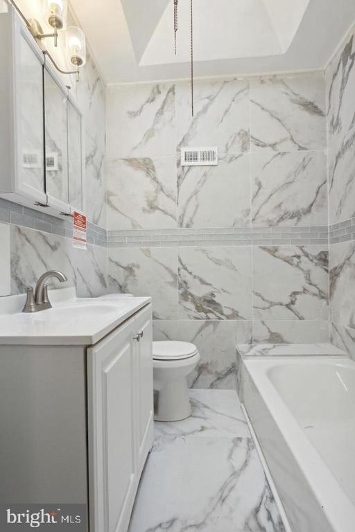 S Napa St, Philadelphia, PA 19146