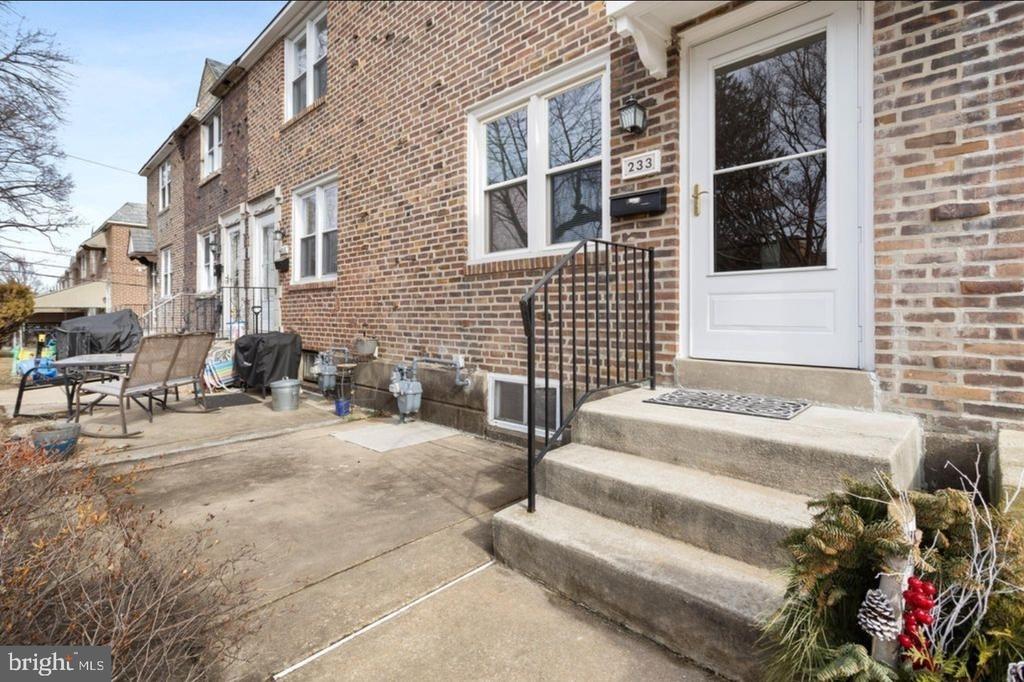 N Bishop Ave, Clifton Heights, PA 19018