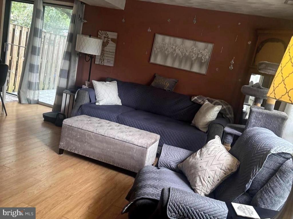 Glen Ct, Glen Burnie, MD 21061