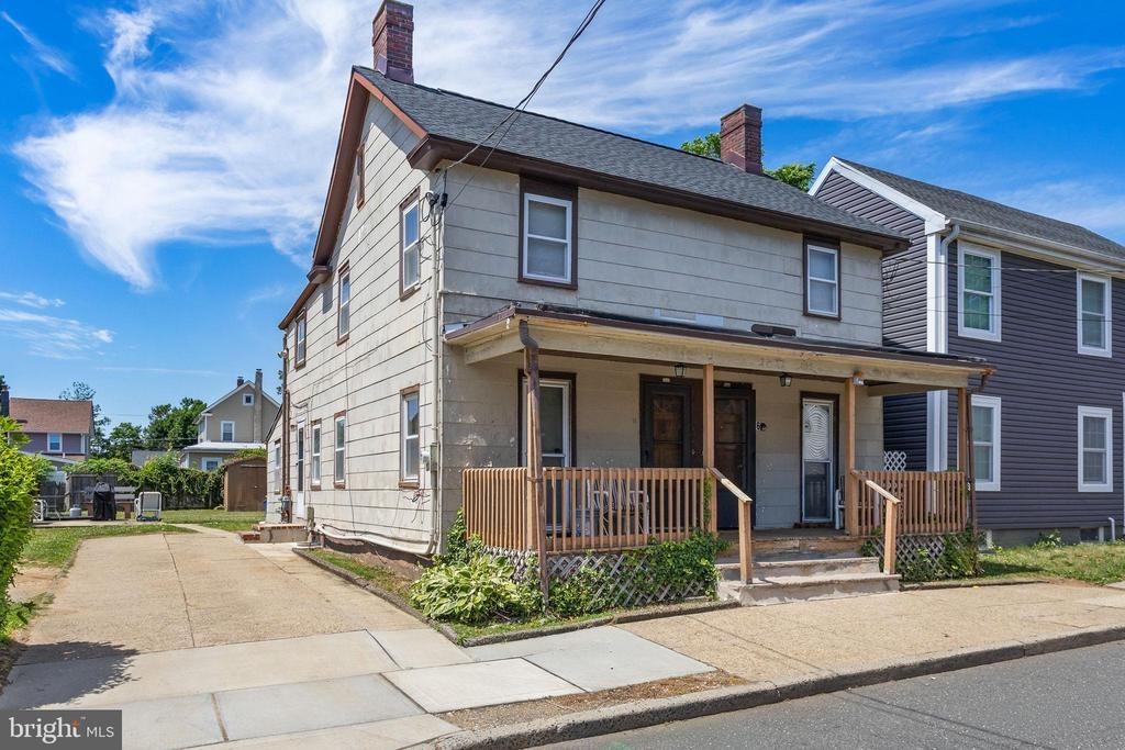 Hamilton St, Allentown, NJ 08501