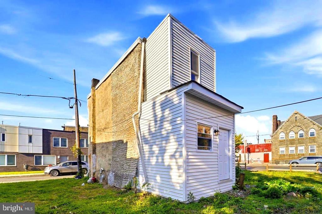 W Oakdale St, Philadelphia, PA 19132