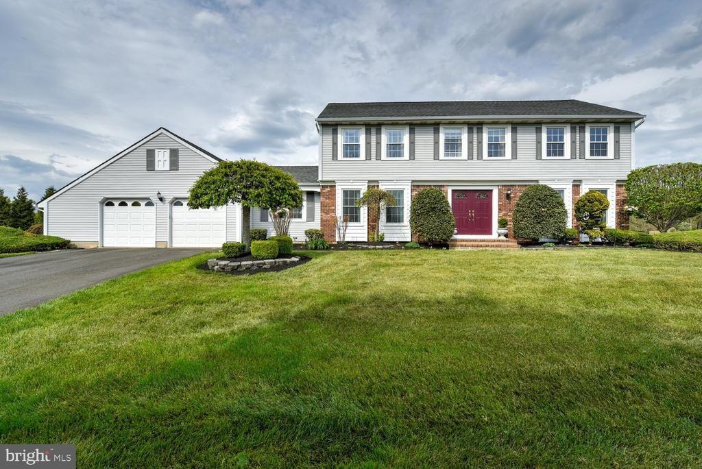 Bradford Ct, Princeton Junction, NJ 08550