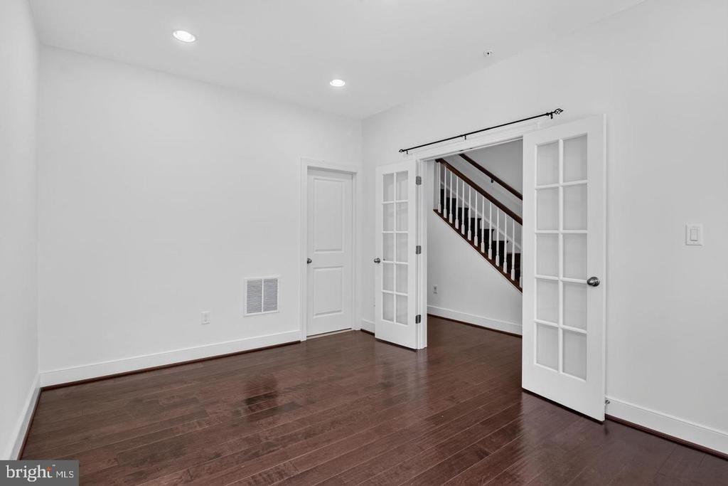 Fairbanks Dr, Gaithersburg, MD 20877