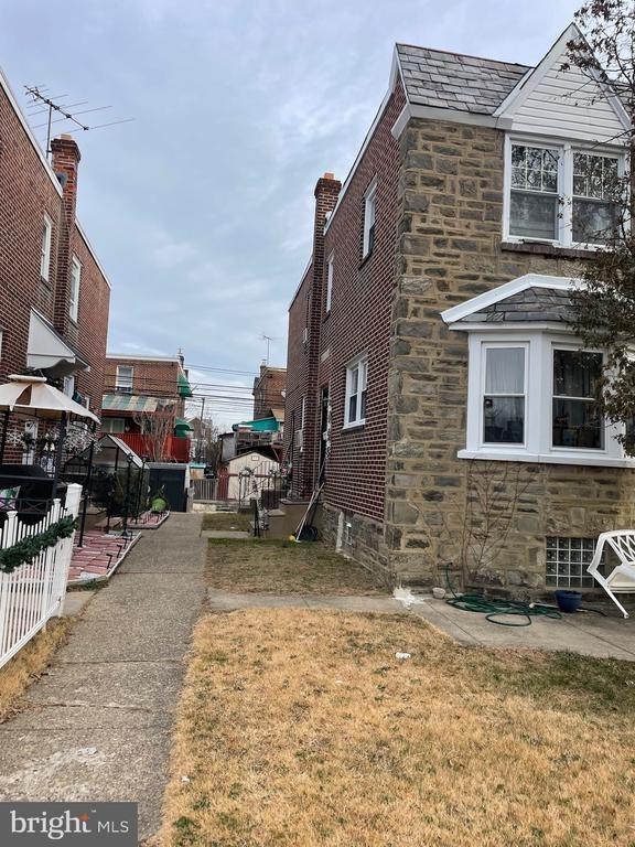 Gilham St, Philadelphia, PA 19111