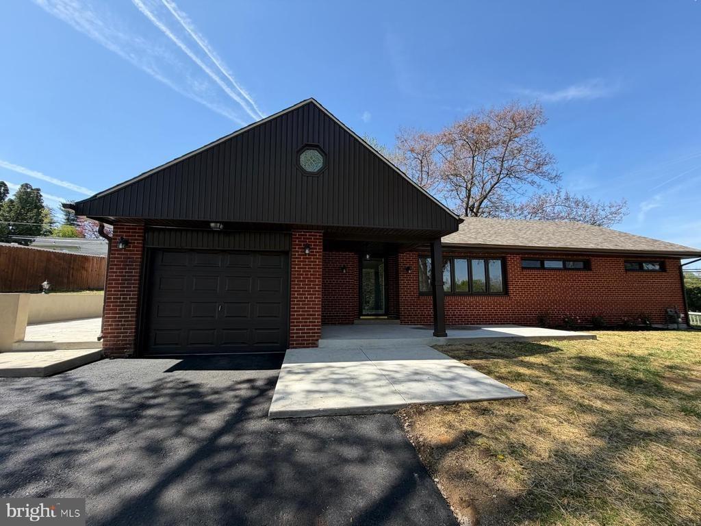 Hill Ave, Horsham, PA 19044