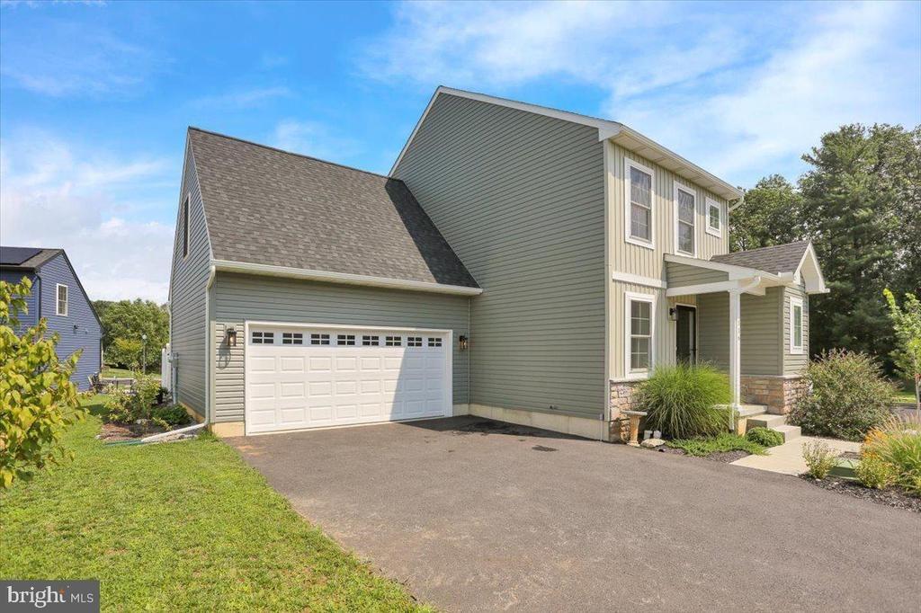 Meadows Bnd, Lititz, PA 17543